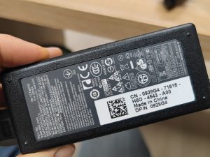 The ac power adapter wattage and type cannot be determined. Ноутбук DELL INSPIRON 3793 не заряжают зарядные устройства.