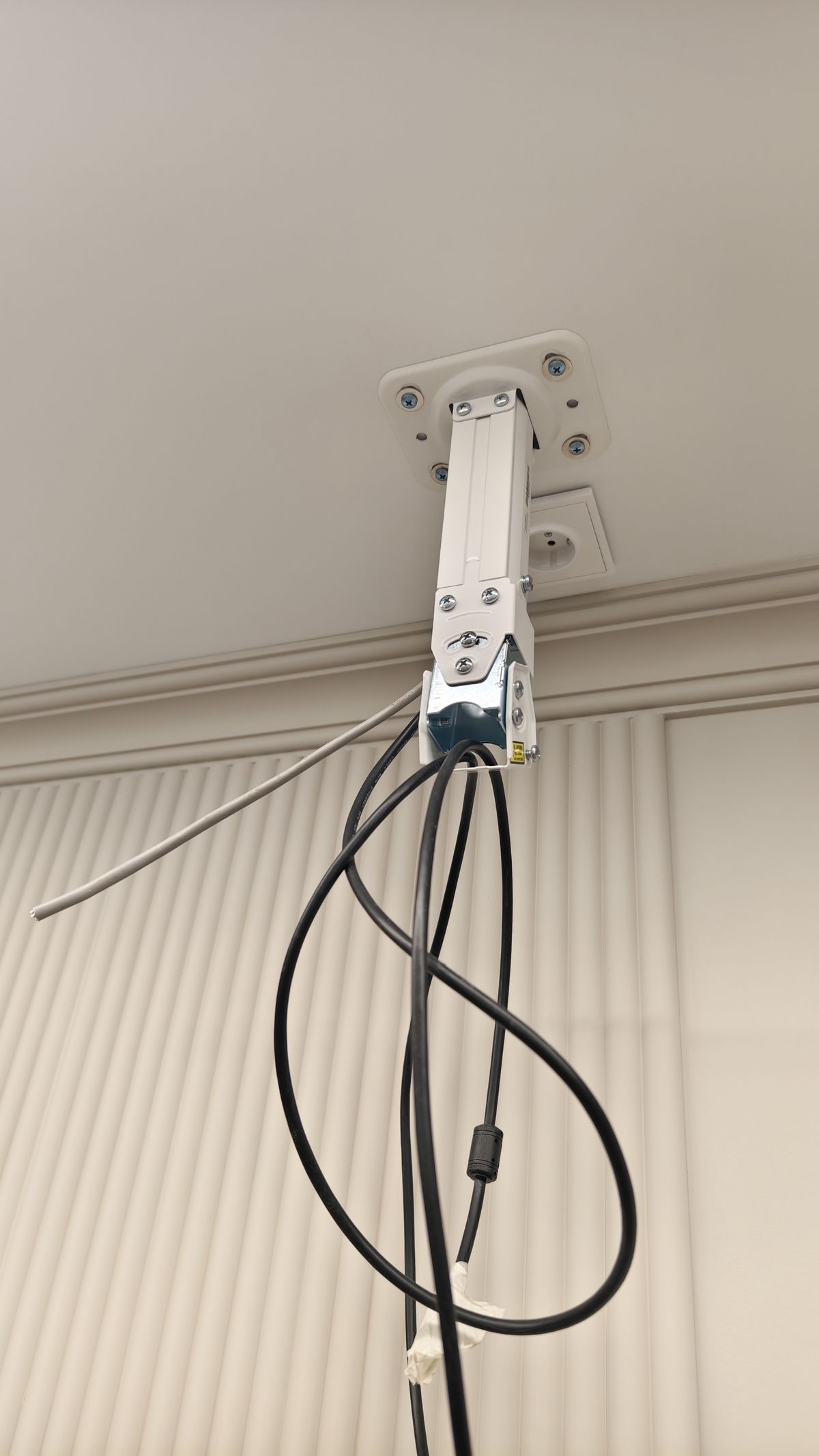 IMG 20251205 195441 1 - Домашний кинотеатр: выбираем проектор, кронштейн, звуковую систему и экран