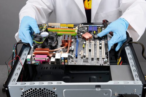 computer assembly 500x333 - Диагностика, ремонт, настройка, сборка, чистка компьютеров и ноутбуков на м. Бауманская